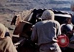 Image 3e Bataillon 5e Régiment de Marines Shima Okinawa îles Ryukyu, 1945, de la seconde 44 séquences d'archives historiques vidéo 65675052751