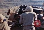 Image 3e Bataillon 5e Régiment de Marines Shima Okinawa îles Ryukyu, 1945, de la seconde 47 séquences d'archives historiques vidéo 65675052751