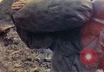 Standbild Vereinigten Staaten Marines Shuri Okinawa Ryukyu Inseln, 1945, aus Sekunde 5 historischem Filmmaterial Videoclip 65675052768