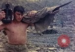 Standbild Vereinigten Staaten Marines Shuri Okinawa Ryukyu Inseln, 1945, aus Sekunde 9 historischem Filmmaterial Videoclip 65675052768