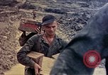 Standbild Vereinigten Staaten Marines Shuri Okinawa Ryukyu Inseln, 1945, aus Sekunde 27 historischem Filmmaterial Videoclip 65675052768