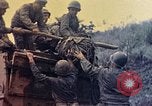 Standbild Vereinigten Staaten Marines Shuri Okinawa Ryukyu Inseln, 1945, aus Sekunde 52 historischem Filmmaterial Videoclip 65675052768