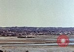 Image immeubles en feu Naha Okinawa îles Ryukyu, 1945, de la seconde 24 séquences d'archives historiques vidéo 65675052770