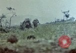 Image 6e Marines 2e Bataillon 22e Régiment Naha Okinawa îles Ryukyu, 1945, de la seconde 32 séquences d'archives historiques vidéo 65675052772