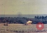 Immagine di Lanciafiamme serbatoi Okinawa isole Ryukyu, 1945, secondo 5 filmato di repertorio 65675052785