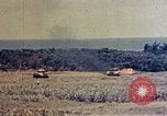 Immagine di Lanciafiamme serbatoi Okinawa isole Ryukyu, 1945, secondo 10 filmato di repertorio 65675052785