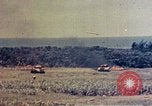 Immagine di Lanciafiamme serbatoi Okinawa isole Ryukyu, 1945, secondo 15 filmato di repertorio 65675052785
