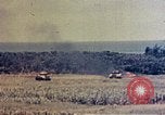 Immagine di Lanciafiamme serbatoi Okinawa isole Ryukyu, 1945, secondo 18 filmato di repertorio 65675052785