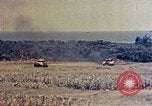 Immagine di Lanciafiamme serbatoi Okinawa isole Ryukyu, 1945, secondo 21 filmato di repertorio 65675052785