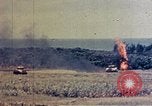 Immagine di Lanciafiamme serbatoi Okinawa isole Ryukyu, 1945, secondo 25 filmato di repertorio 65675052785