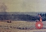Immagine di Lanciafiamme serbatoi Okinawa isole Ryukyu, 1945, secondo 29 filmato di repertorio 65675052785