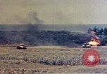 Immagine di Lanciafiamme serbatoi Okinawa isole Ryukyu, 1945, secondo 32 filmato di repertorio 65675052785