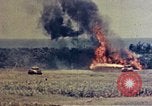 Immagine di Lanciafiamme serbatoi Okinawa isole Ryukyu, 1945, secondo 42 filmato di repertorio 65675052785