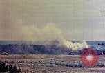 Immagine di Lanciafiamme serbatoi Okinawa isole Ryukyu, 1945, secondo 59 filmato di repertorio 65675052785