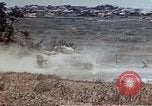 Standbild M4A3 Panzer Okinawa Ryukyu Inseln, 1945, aus Sekunde 25 historischem Filmmaterial Videoclip 65675052792