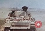 Standbild M4A3 Panzer Okinawa Ryukyu Inseln, 1945, aus Sekunde 62 historischem Filmmaterial Videoclip 65675052792