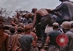 Standbild Marines Okinawa Ryukyu Inseln, 1945, aus Sekunde 12 historischem Filmmaterial Videoclip 65675052796