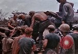 Standbild Marines Okinawa Ryukyu Inseln, 1945, aus Sekunde 13 historischem Filmmaterial Videoclip 65675052796
