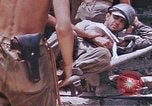 Standbild Marines Okinawa Ryukyu Inseln, 1945, aus Sekunde 26 historischem Filmmaterial Videoclip 65675052796