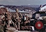 Standbild Marine riflemen Okinawa Ryukyu Inseln, 1945, aus Sekunde 12 historischem Filmmaterial Videoclip 65675052797