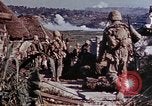 Standbild Marine riflemen Okinawa Ryukyu Inseln, 1945, aus Sekunde 25 historischem Filmmaterial Videoclip 65675052797