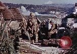 Standbild Marine riflemen Okinawa Ryukyu Inseln, 1945, aus Sekunde 29 historischem Filmmaterial Videoclip 65675052797