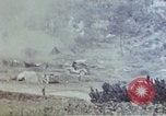 Standbild 6 Marines 2 Bataillon 22nd Regiment Okinawa Ryukyu Inseln, 1945, aus Sekunde 13 historischem Filmmaterial Videoclip 65675052798