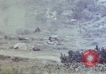 Standbild 6 Marines 2 Bataillon 22nd Regiment Okinawa Ryukyu Inseln, 1945, aus Sekunde 20 historischem Filmmaterial Videoclip 65675052798