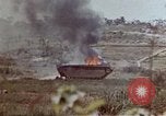 Standbild 6 Marines 2 Bataillon 22nd Regiment Okinawa Ryukyu Inseln, 1945, aus Sekunde 29 historischem Filmmaterial Videoclip 65675052798