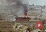 Standbild 6 Marines 2 Bataillon 22nd Regiment Okinawa Ryukyu Inseln, 1945, aus Sekunde 30 historischem Filmmaterial Videoclip 65675052798