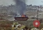 Standbild 6 Marines 2 Bataillon 22nd Regiment Okinawa Ryukyu Inseln, 1945, aus Sekunde 35 historischem Filmmaterial Videoclip 65675052798