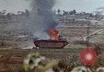 Standbild 6 Marines 2 Bataillon 22nd Regiment Okinawa Ryukyu Inseln, 1945, aus Sekunde 37 historischem Filmmaterial Videoclip 65675052798