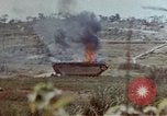 Standbild 6 Marines 2 Bataillon 22nd Regiment Okinawa Ryukyu Inseln, 1945, aus Sekunde 47 historischem Filmmaterial Videoclip 65675052798