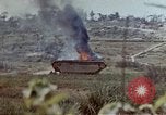 Standbild 6 Marines 2 Bataillon 22nd Regiment Okinawa Ryukyu Inseln, 1945, aus Sekunde 51 historischem Filmmaterial Videoclip 65675052798