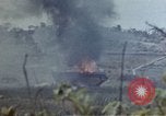 Standbild 6 Marines 2 Bataillon 22nd Regiment Okinawa Ryukyu Inseln, 1945, aus Sekunde 52 historischem Filmmaterial Videoclip 65675052798
