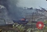 Standbild 6 Marines 2 Bataillon 22nd Regiment Okinawa Ryukyu Inseln, 1945, aus Sekunde 55 historischem Filmmaterial Videoclip 65675052798