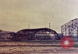 Standbild beschädigt Hangars Okinawa Ryukyu Inseln, 1945, aus Sekunde 23 historischem Filmmaterial Videoclip 65675052800