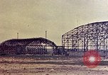 Standbild beschädigt Hangars Okinawa Ryukyu Inseln, 1945, aus Sekunde 25 historischem Filmmaterial Videoclip 65675052800