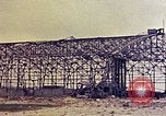 Standbild beschädigt Hangars Okinawa Ryukyu Inseln, 1945, aus Sekunde 33 historischem Filmmaterial Videoclip 65675052800
