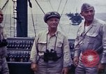 Immagine di Addetto Navale Commodore Herbert Knowles Okinawa isole Ryukyu, 1945, secondo 14 filmato di repertorio 65675052858