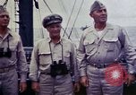 Immagine di Addetto Navale Commodore Herbert Knowles Okinawa isole Ryukyu, 1945, secondo 17 filmato di repertorio 65675052858