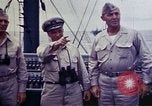 Immagine di Addetto Navale Commodore Herbert Knowles Okinawa isole Ryukyu, 1945, secondo 19 filmato di repertorio 65675052858