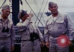 Immagine di Addetto Navale Commodore Herbert Knowles Okinawa isole Ryukyu, 1945, secondo 20 filmato di repertorio 65675052858