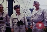 Immagine di Addetto Navale Commodore Herbert Knowles Okinawa isole Ryukyu, 1945, secondo 26 filmato di repertorio 65675052858