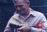 Immagine di Addetto Navale Commodore Herbert Knowles Okinawa isole Ryukyu, 1945, secondo 27 filmato di repertorio 65675052858