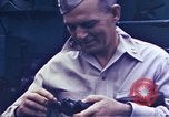 Immagine di Addetto Navale Commodore Herbert Knowles Okinawa isole Ryukyu, 1945, secondo 28 filmato di repertorio 65675052858