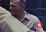 Immagine di Addetto Navale Commodore Herbert Knowles Okinawa isole Ryukyu, 1945, secondo 32 filmato di repertorio 65675052858