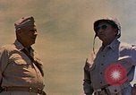 Immagine di Generali Geiger e del Valle Mobuni Okinawa isole Ryukyu, 1945, secondo 8 filmato di repertorio 65675052903