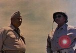 Immagine di Generali Geiger e del Valle Mobuni Okinawa isole Ryukyu, 1945, secondo 10 filmato di repertorio 65675052903