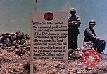 Immagine di Generali Geiger e del Valle Mobuni Okinawa isole Ryukyu, 1945, secondo 22 filmato di repertorio 65675052903